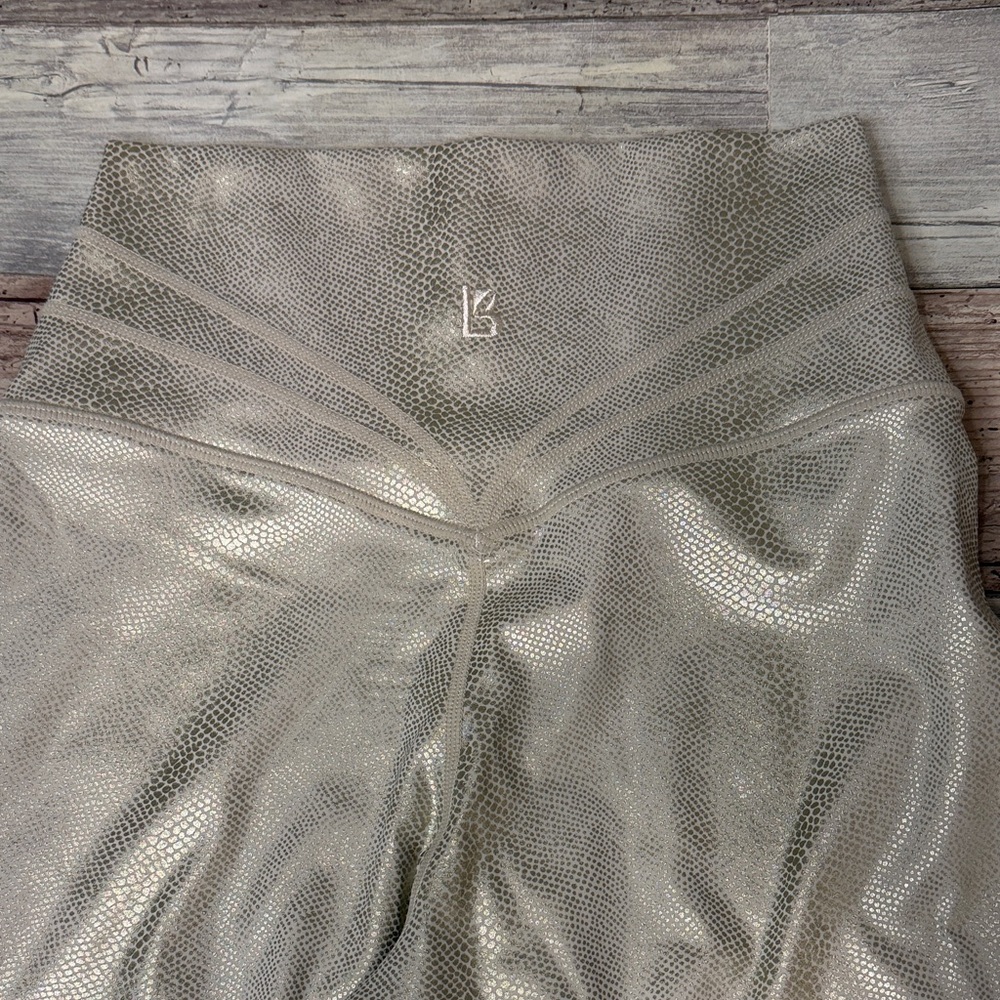 BuffBunny Shiny Gold Leggings - Picture 4 of 7